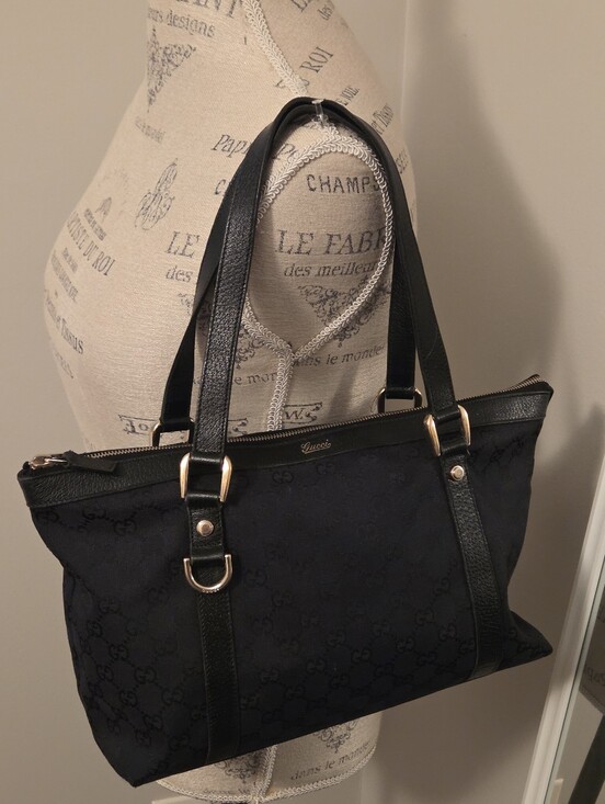 Gucci Handbags - Authentic Gucci GG Black Canvas Abbey Zip Tote Shoulder Gold Hardware Bag